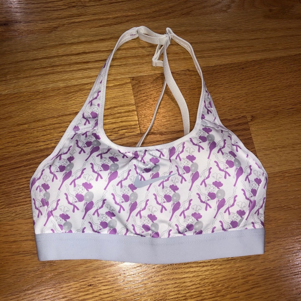Nike women’s sports bra size medium